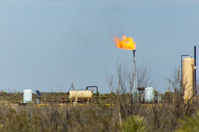 Oil well with flaring