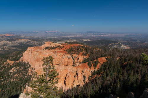 Long view of the valley beyond Bryce Canyon
